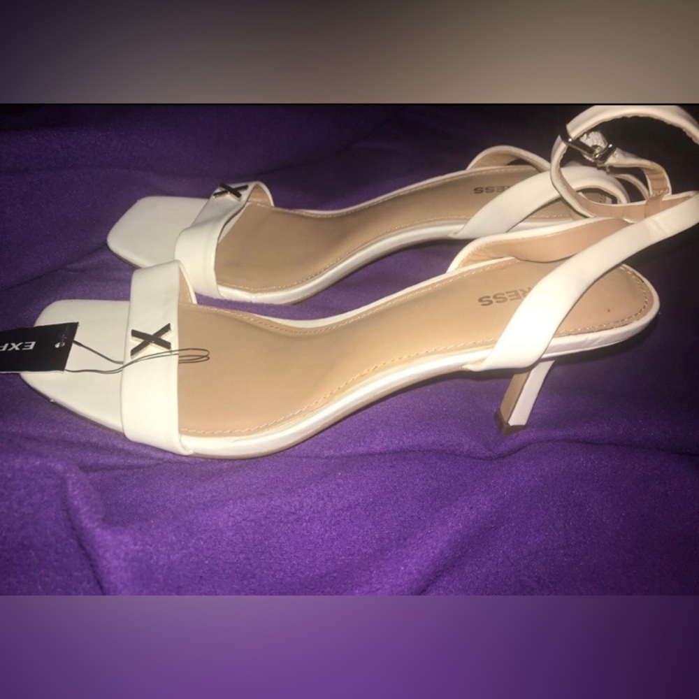 Express Square Toe Mid Heeled Sandals Sz 9